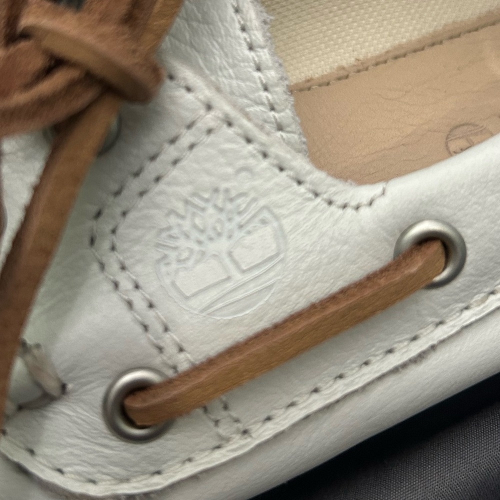 Timberland Classic Womens Boat Shoe White Tan laces size 7 Leather Flats Slip on - Picture 4 of 10